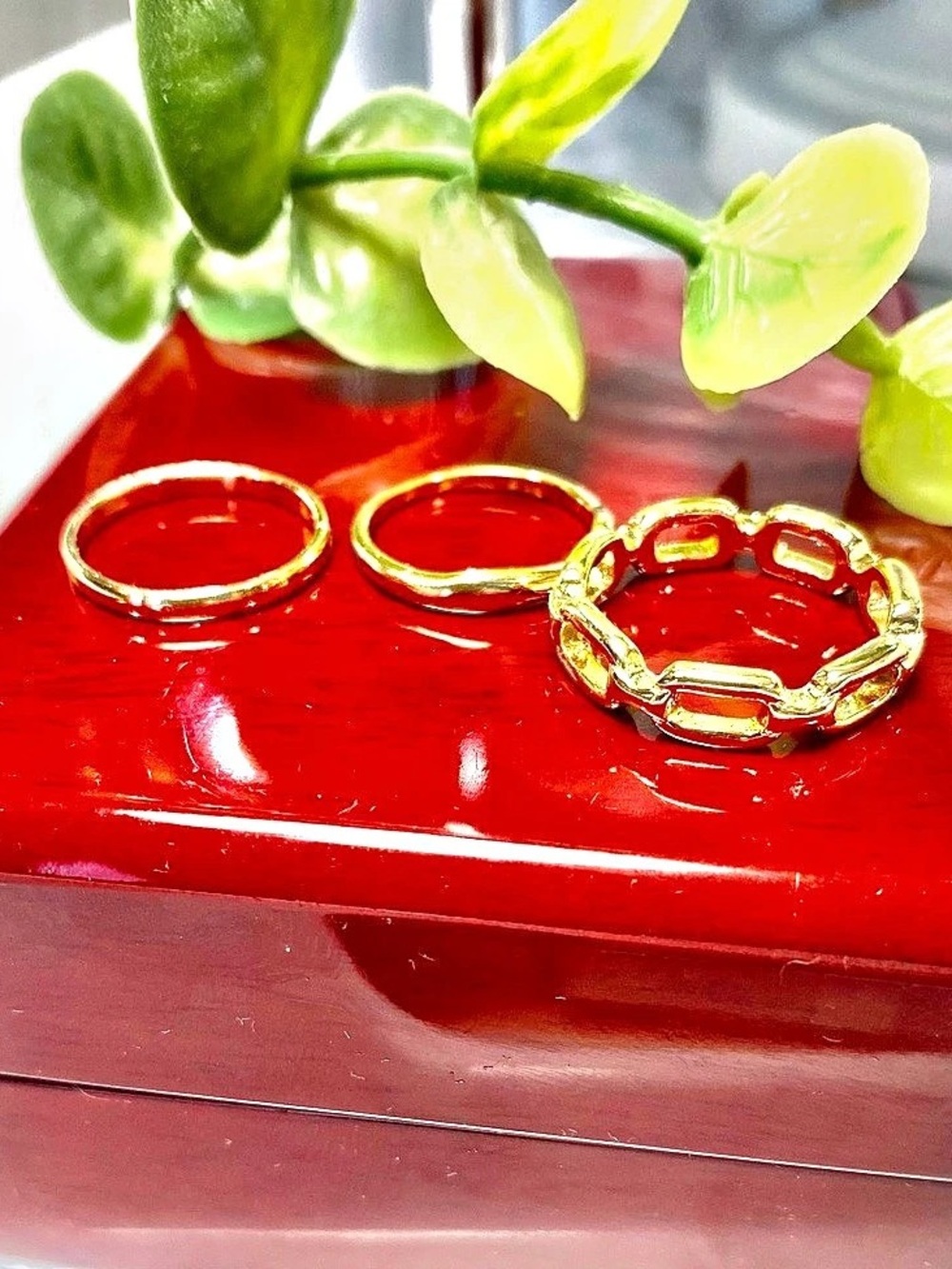 NIB 3 piece Gold-Tone Link Ring Set